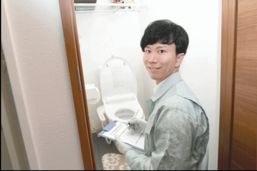 トイレのドアが開かないときは専門業者に依頼しよう!