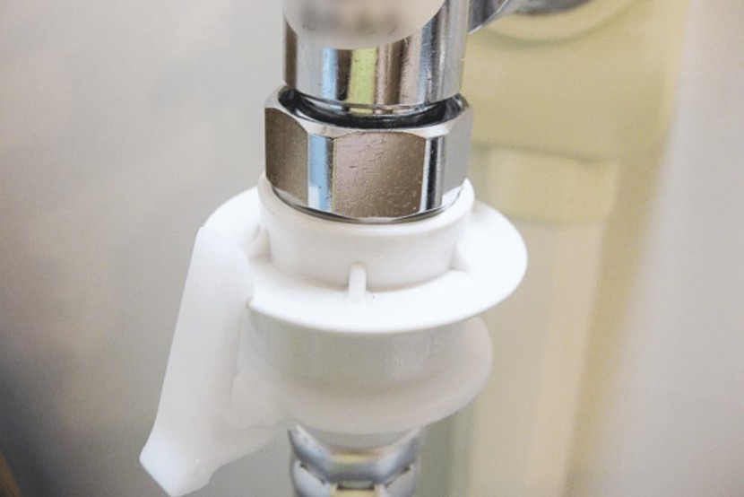 洗濯機からの水漏れで床が濡れたときの対処法