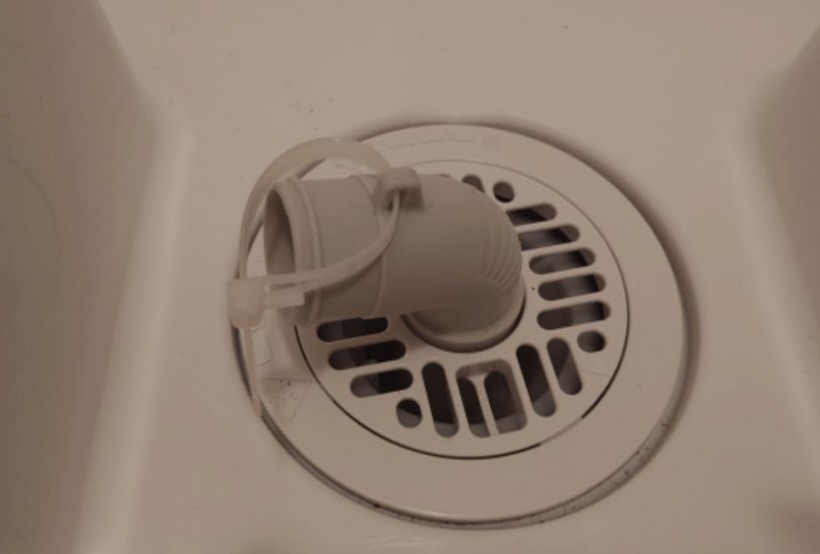 洗濯機の排水口つまりの解消方法は？原因と優良な業者の選び方も解説