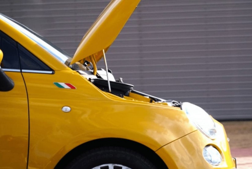 車のバッテリー上がり|ケーブルのつなぎ方は?間違える危険性も紹介